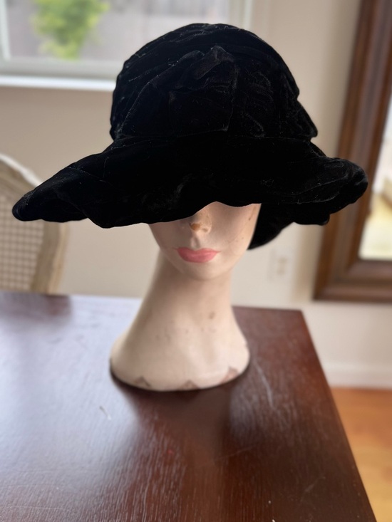 Grevi Accessories - Grevi Black Velvet Floppy Brim Hat
